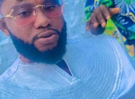 Bleu, Straight, Man, Accra, Ghana